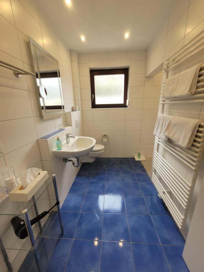 Gaestehaus Burgberg, Weinhaus Fries Kattenes エクステリア 写真
