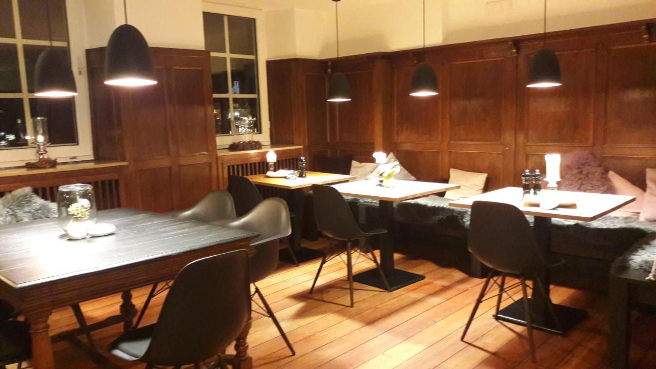 Gaestehaus Burgberg, Weinhaus Fries Kattenes エクステリア 写真