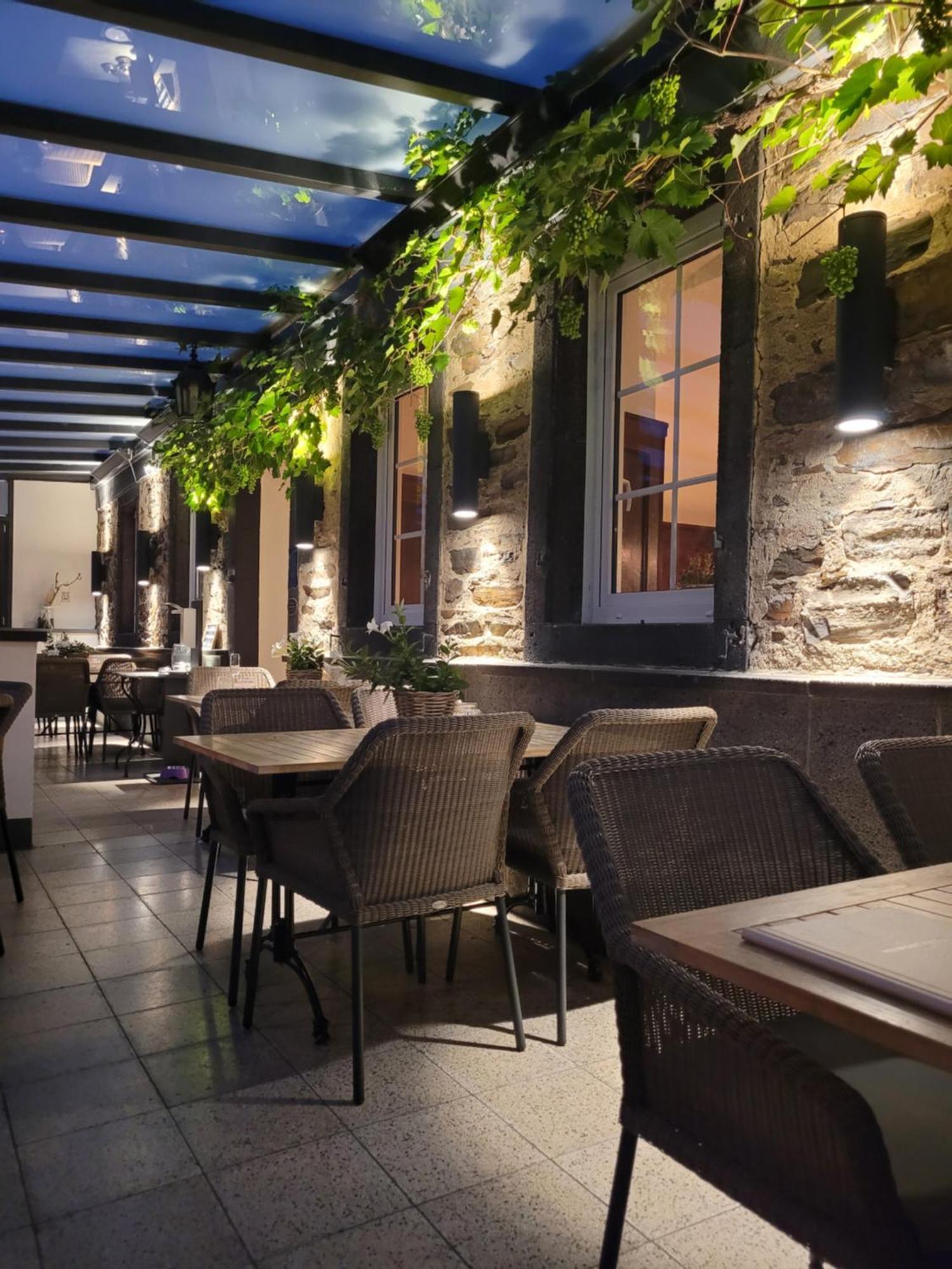 Gaestehaus Burgberg, Weinhaus Fries Kattenes エクステリア 写真