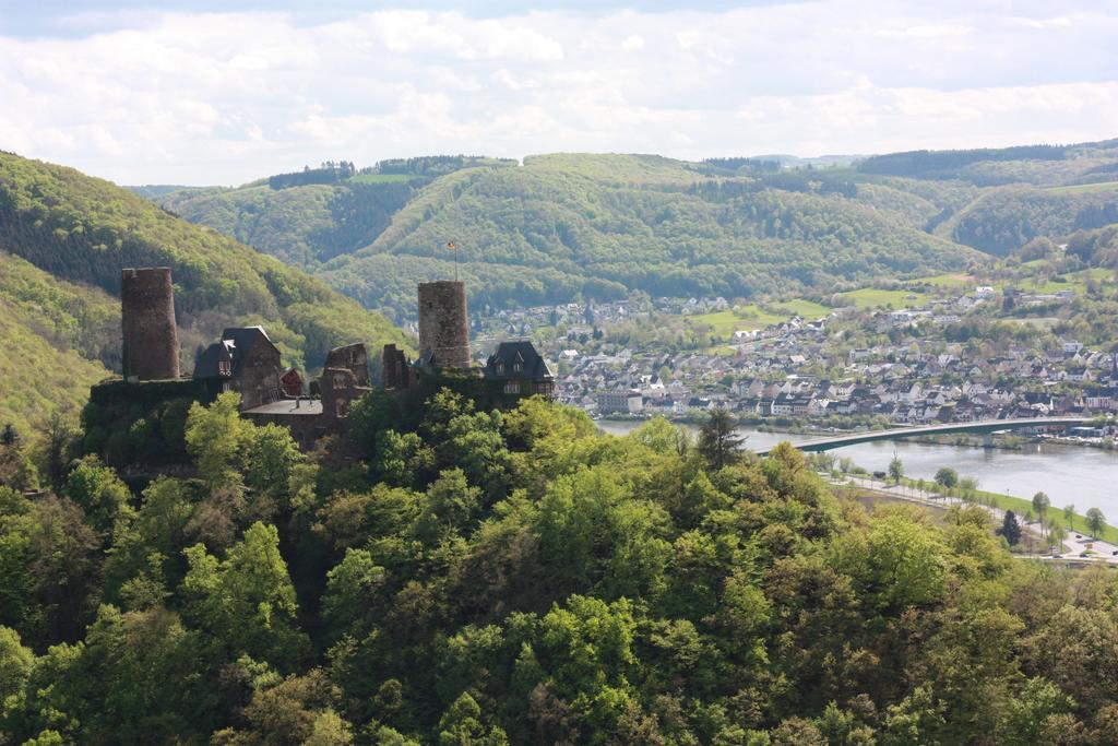 Gaestehaus Burgberg, Weinhaus Fries Kattenes エクステリア 写真