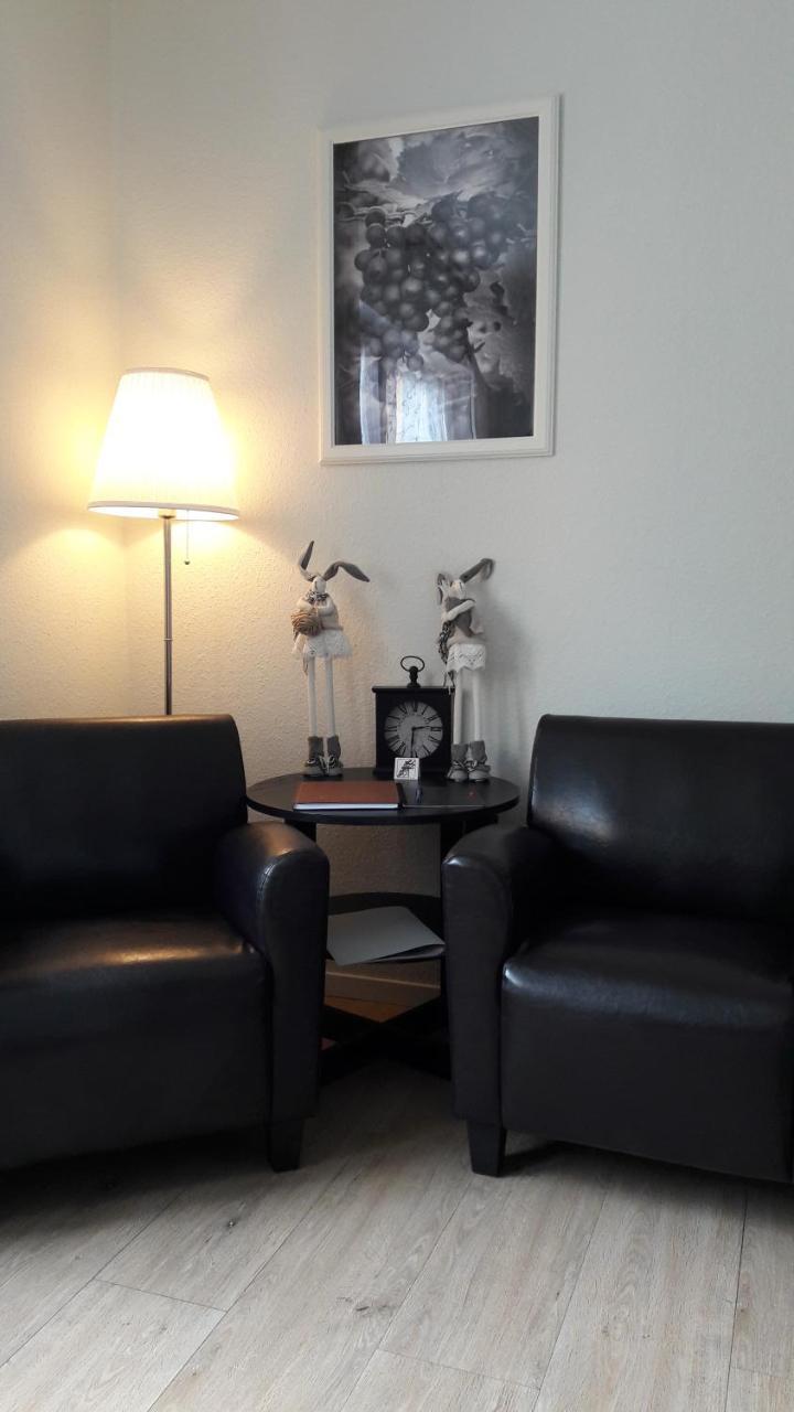 Gaestehaus Burgberg, Weinhaus Fries Kattenes エクステリア 写真