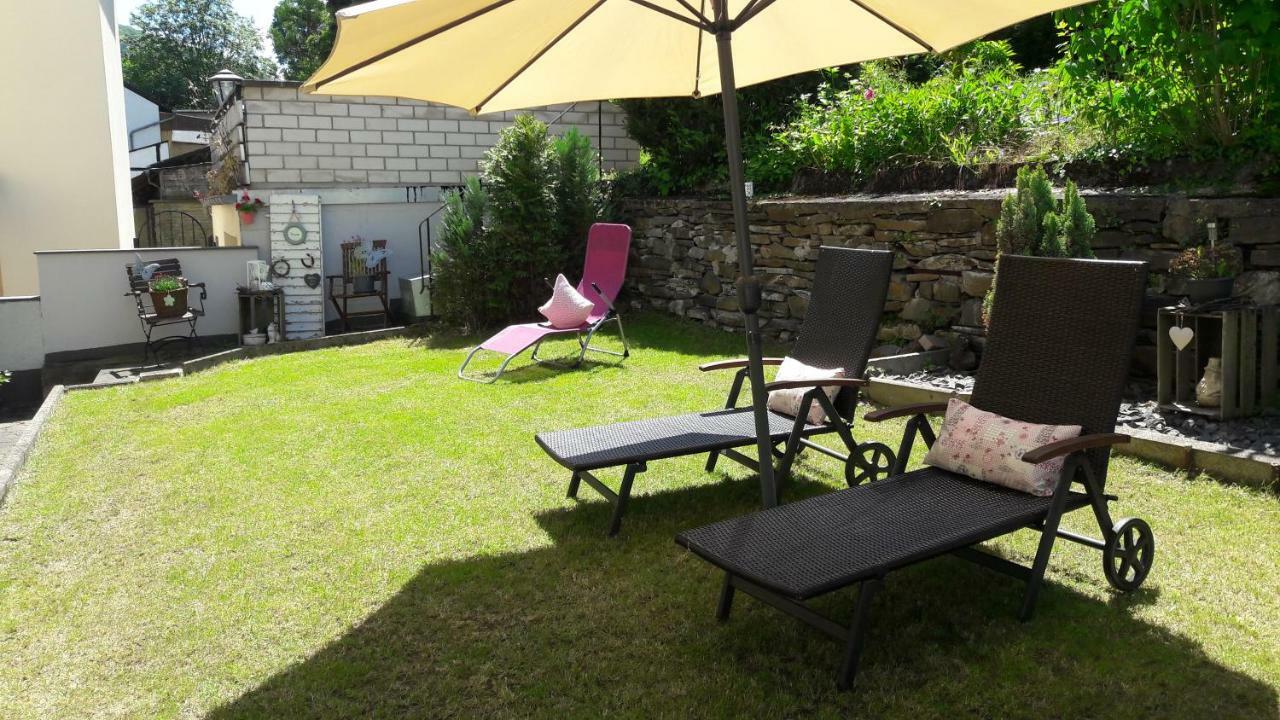 Gaestehaus Burgberg, Weinhaus Fries Kattenes エクステリア 写真