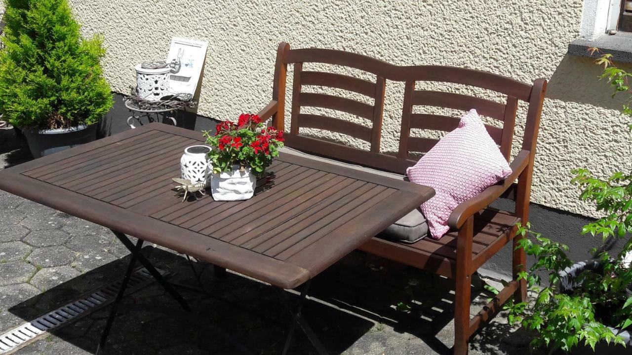 Gaestehaus Burgberg, Weinhaus Fries Kattenes エクステリア 写真